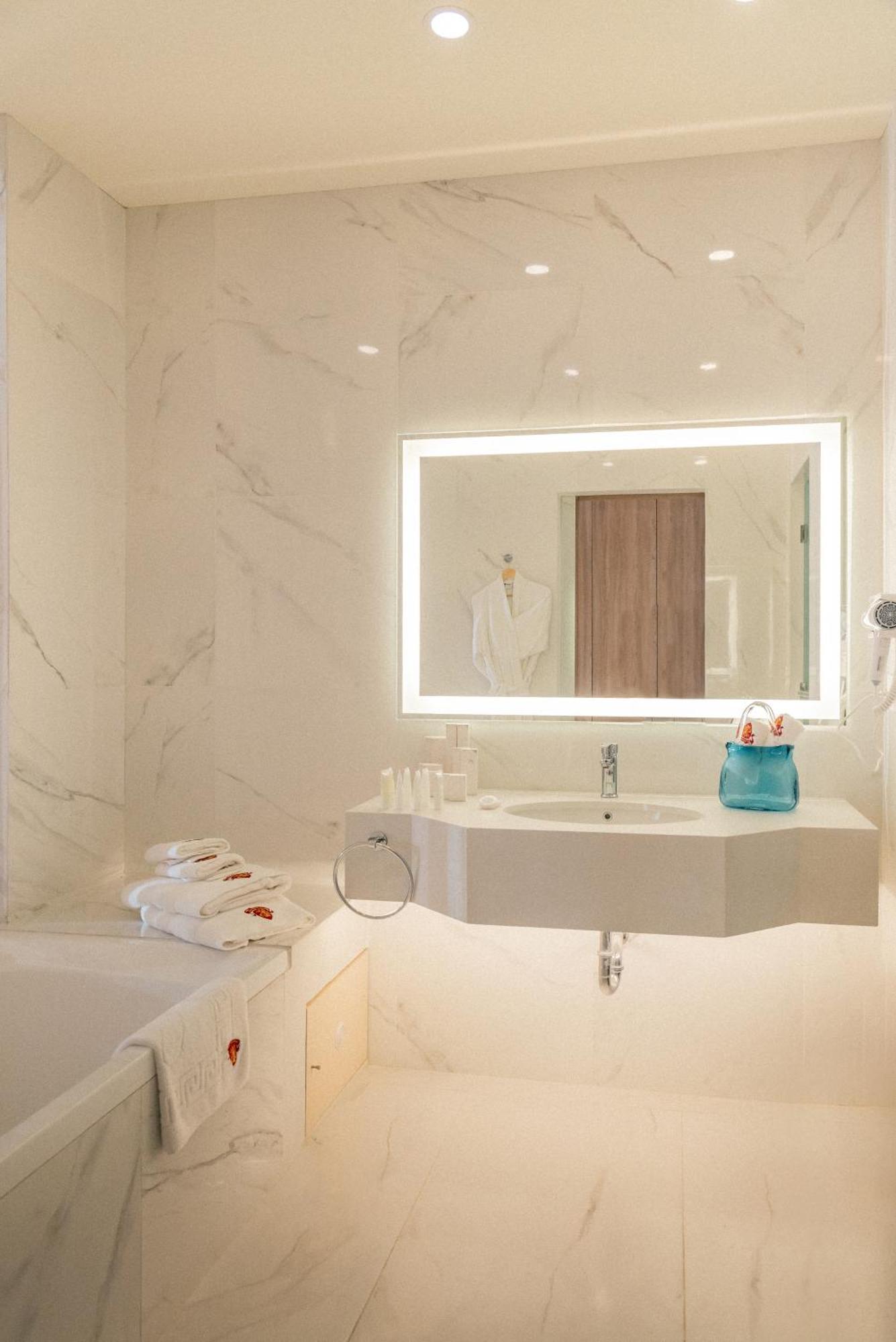 Hotel Saint Georges Beirut Al Marfa' Bagian luar foto