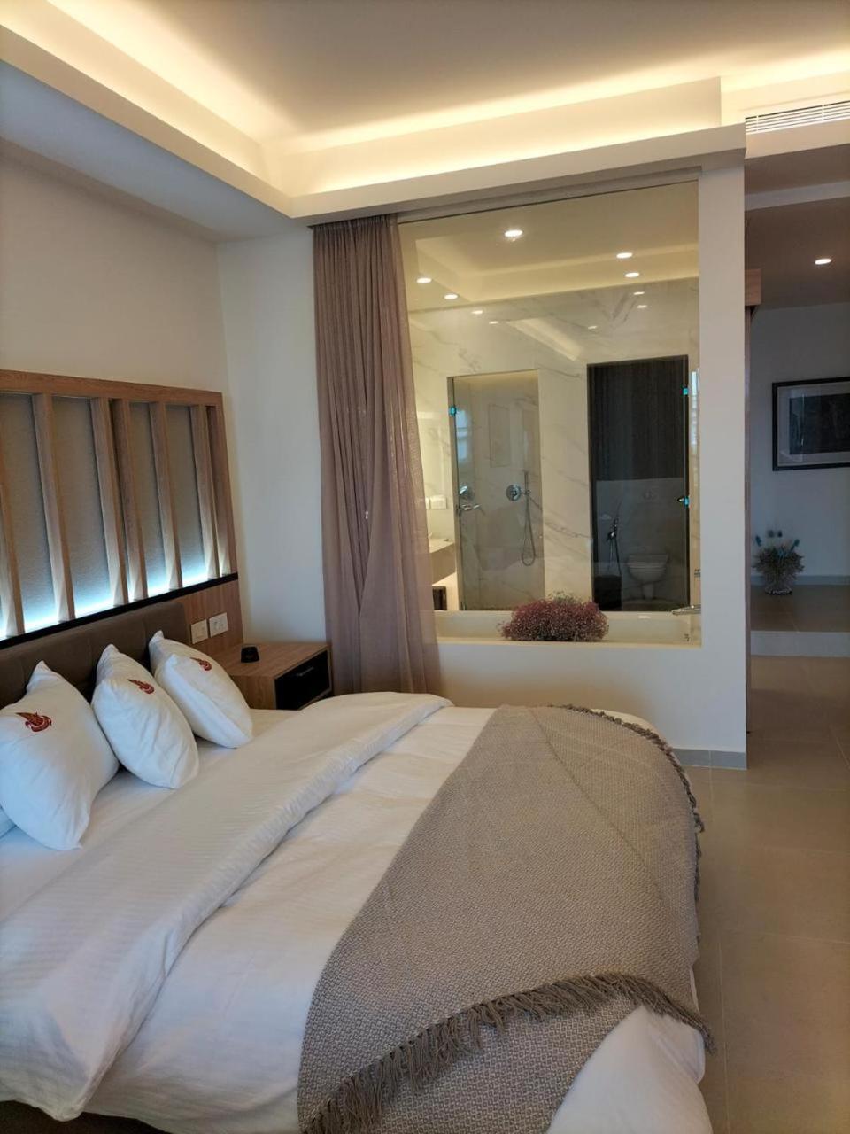 Hotel Saint Georges Beirut Al Marfa' Bagian luar foto